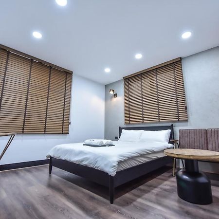 Eryang Homestay ไถหนาน ภายนอก รูปภาพ