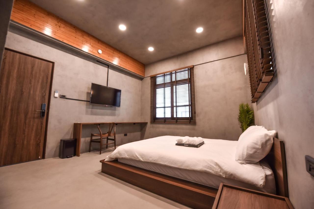Eryang Homestay ไถหนาน ภายนอก รูปภาพ