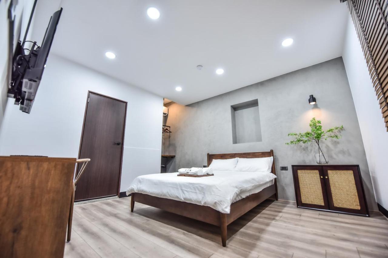 Eryang Homestay ไถหนาน ภายนอก รูปภาพ