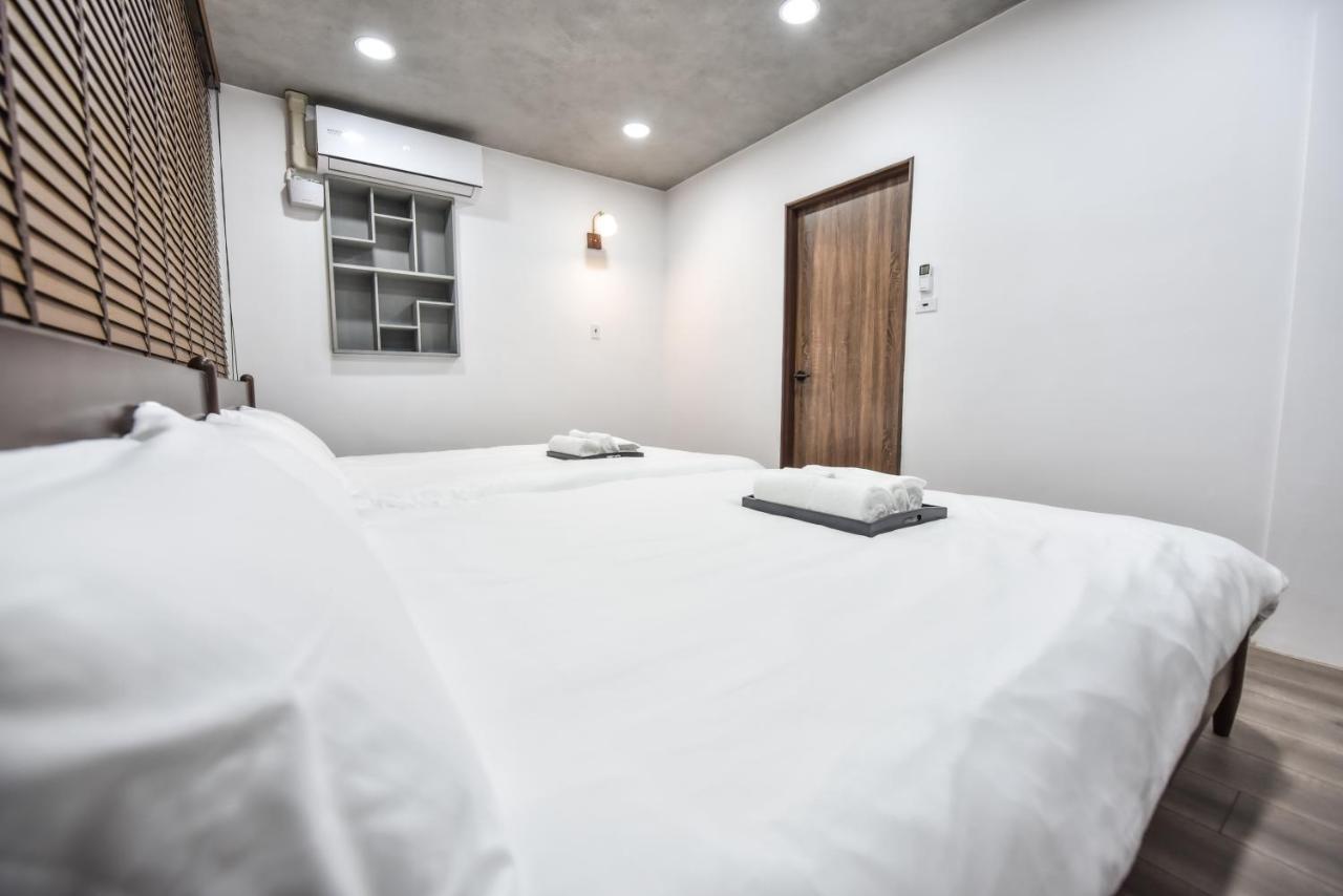 Eryang Homestay ไถหนาน ภายนอก รูปภาพ
